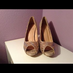 Gold Open-Toe w Rhinestones